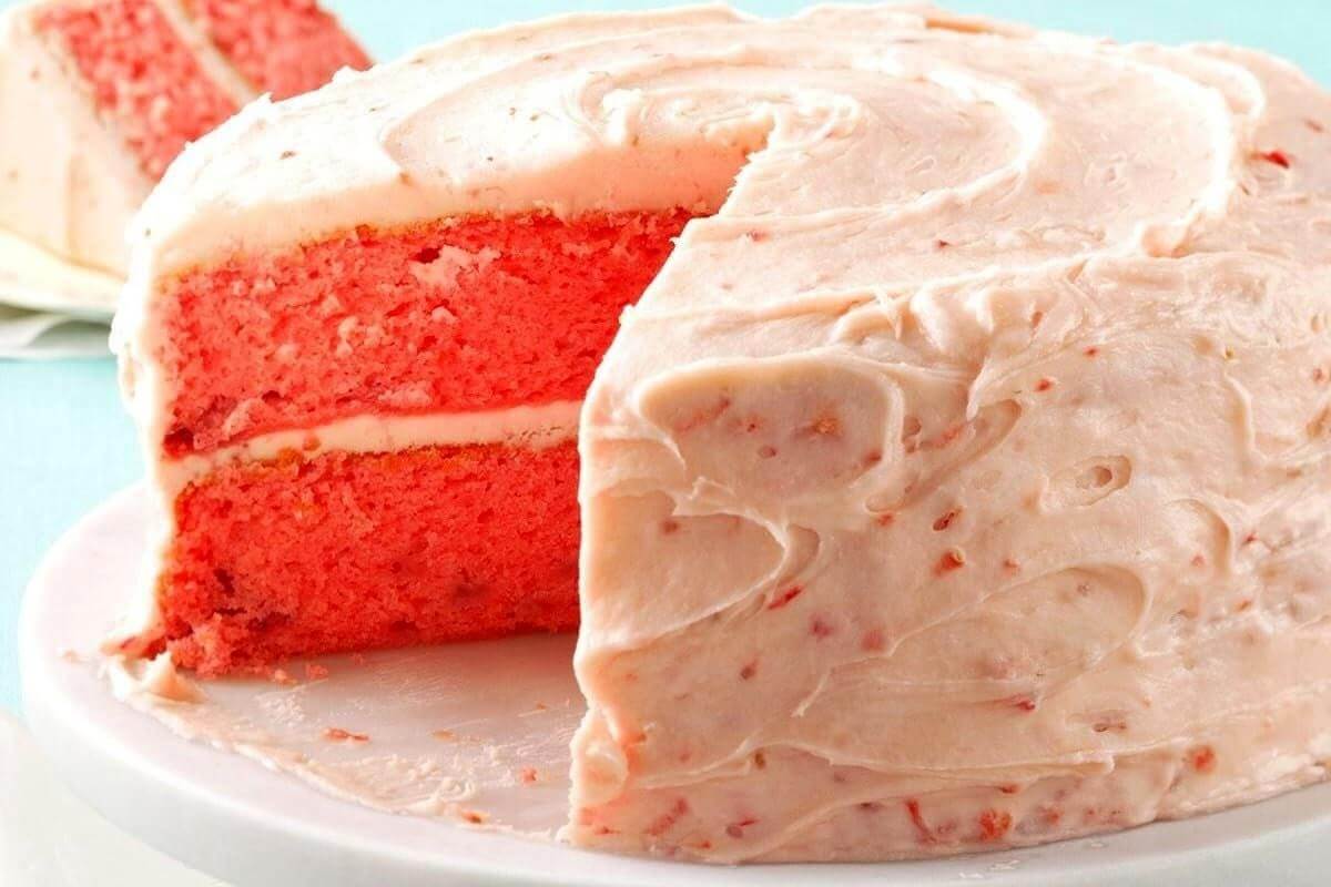 Mamaw Emily's Strawberry Cake