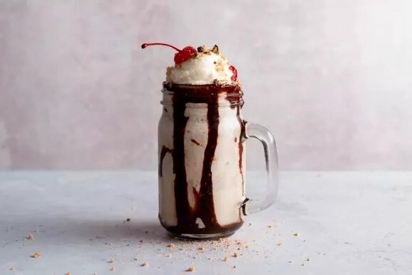 Black and White Milkshake Recipe