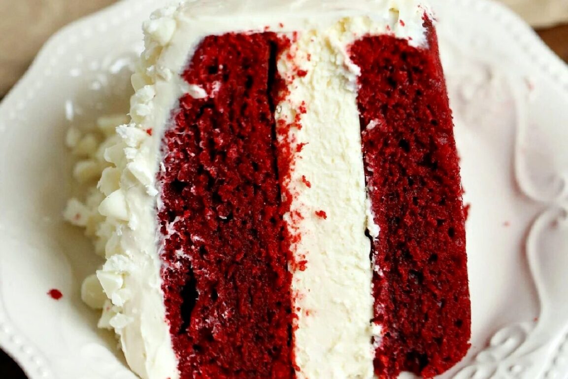 Red Velvet Oreo Cheesecake