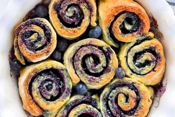 Blueberry Lemon Cinnamon Rolls Recipe