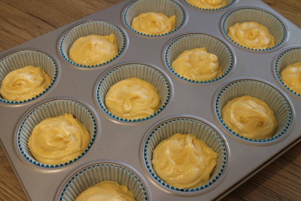 dog cupcakes - muffin tin